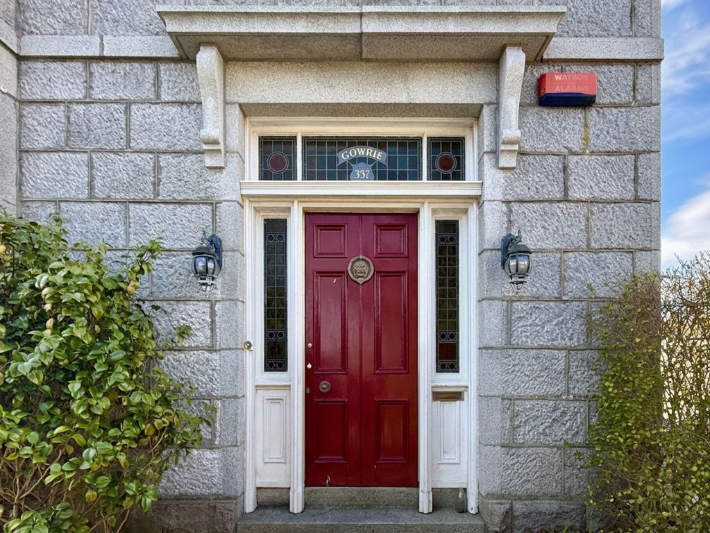 Property photo 3 of 30