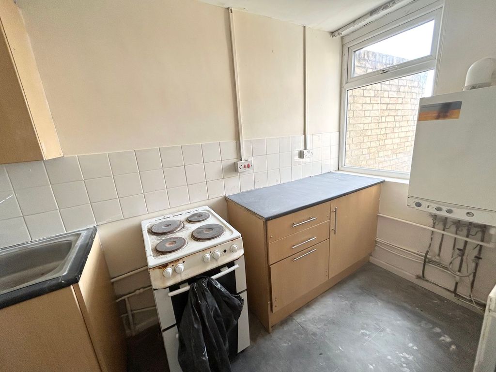 Property photo 3 of 9