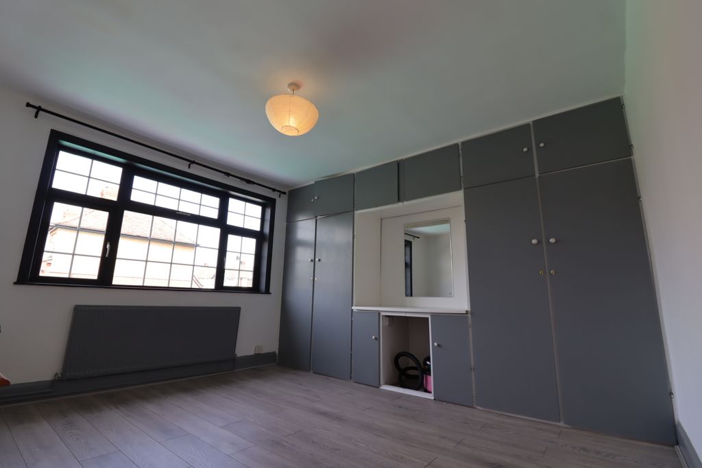 Property photo 3 of 12 Gallery