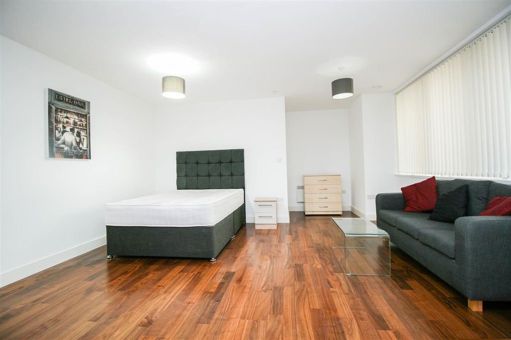Property photo 2 of 5