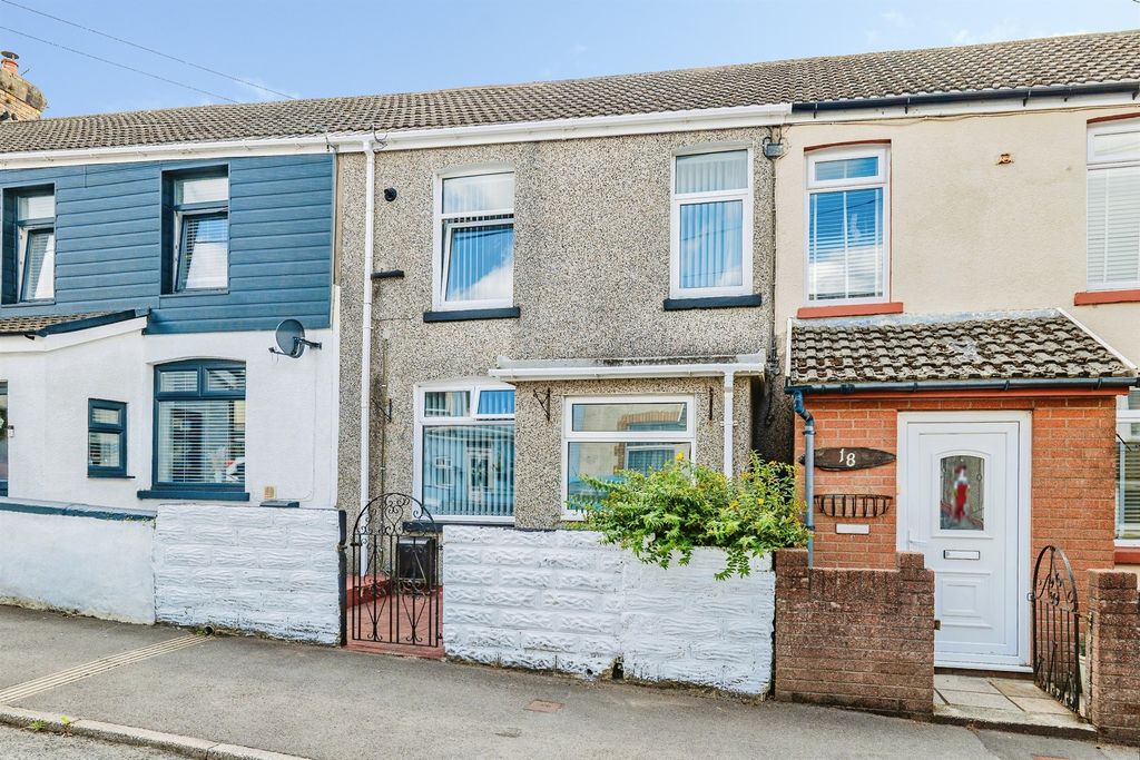 Property photo 1 of 18