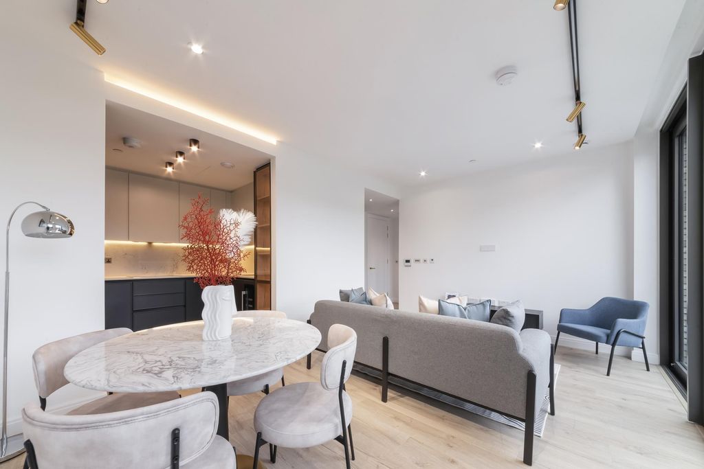 Property photo 3 of 20