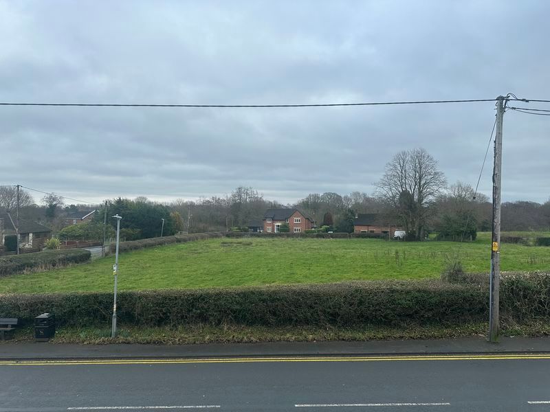 Property photo 3 of 7 Photo 6