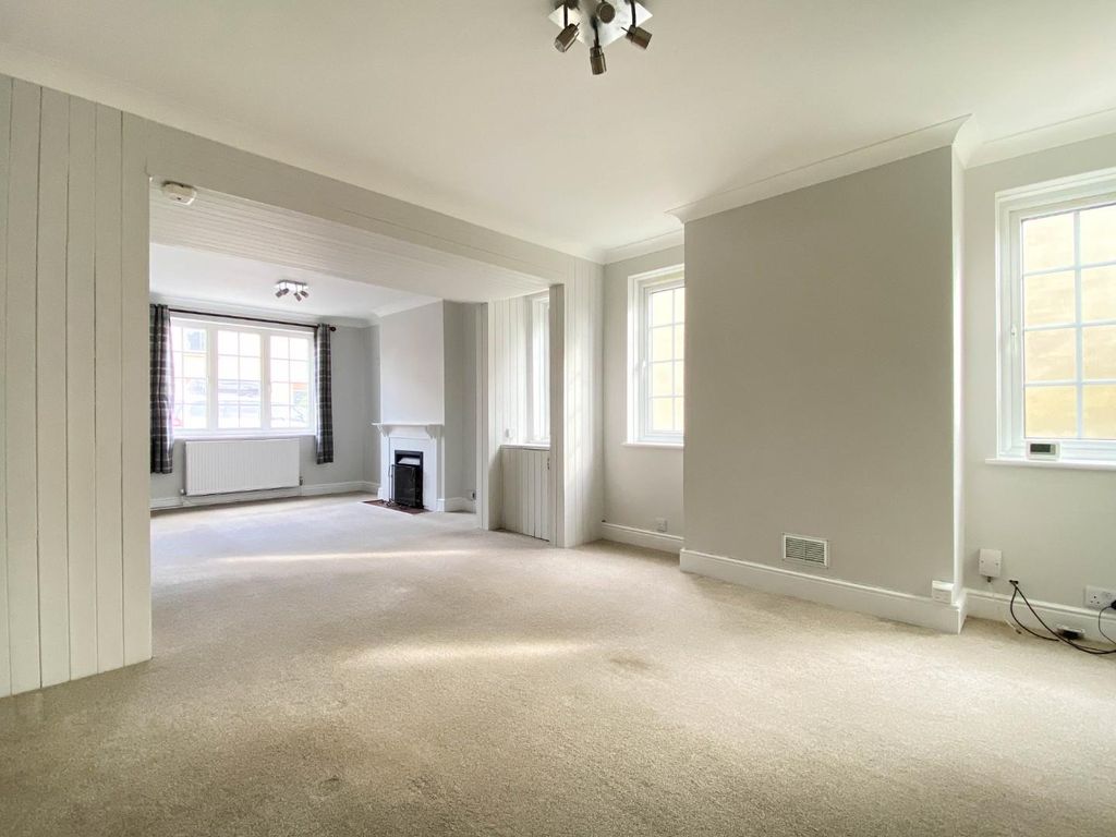 Property photo 2 of 27 Image00024.Jpg