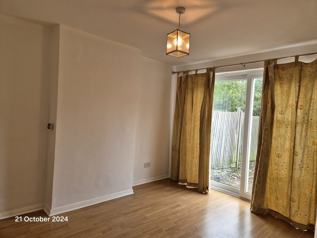 Property photo 3 of 5