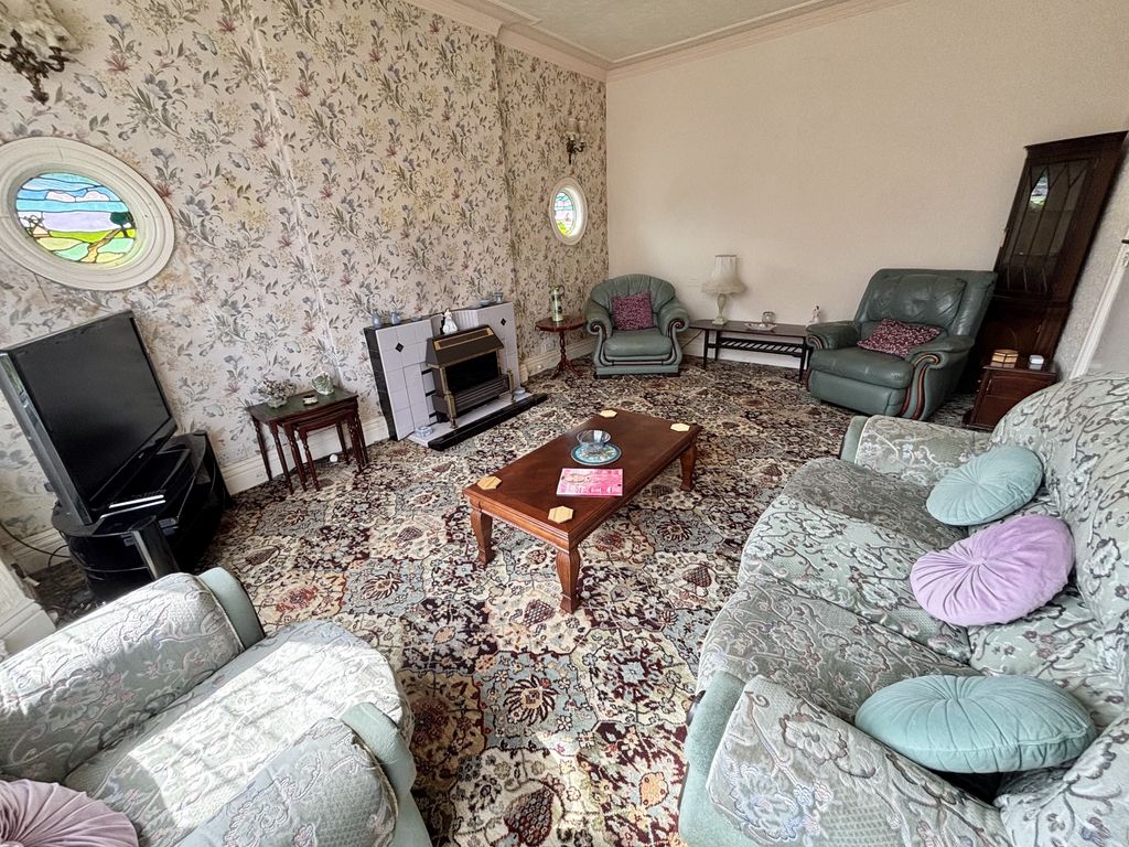 Property photo 3 of 21