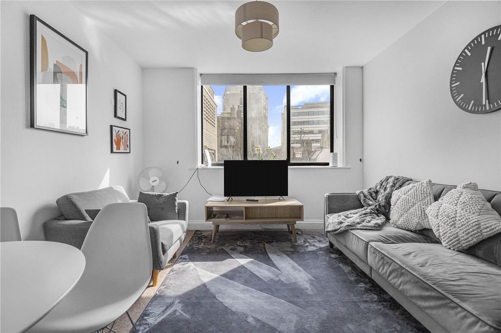 Property photo 1 of 12 Reception