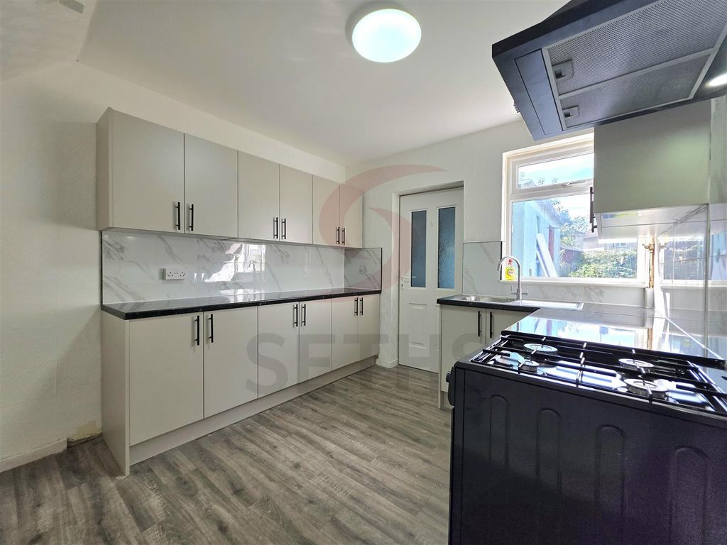 Property photo 2 of 13 Kitchen