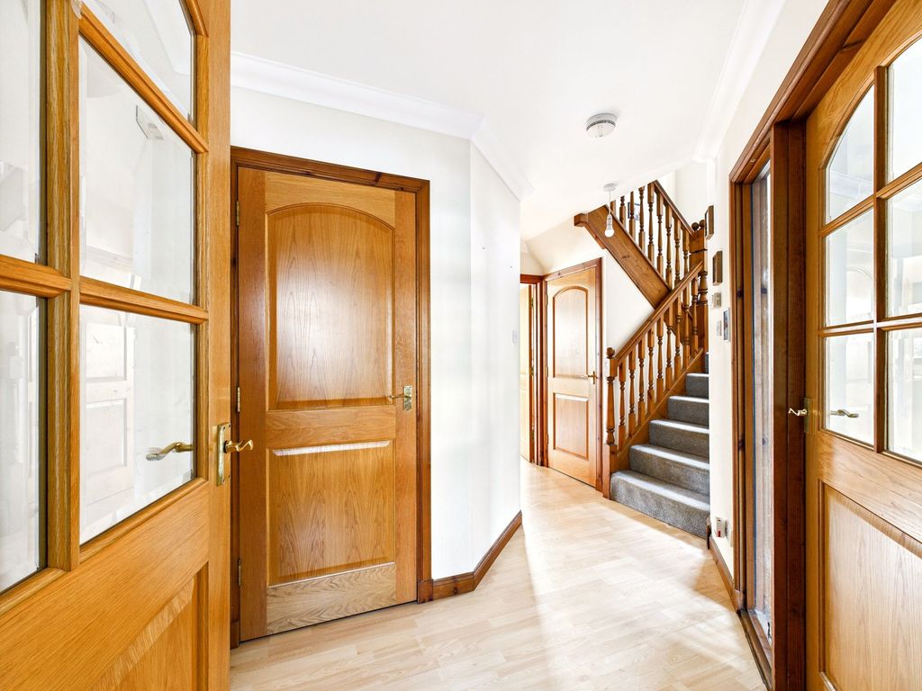 Property photo 3 of 17 Hallway