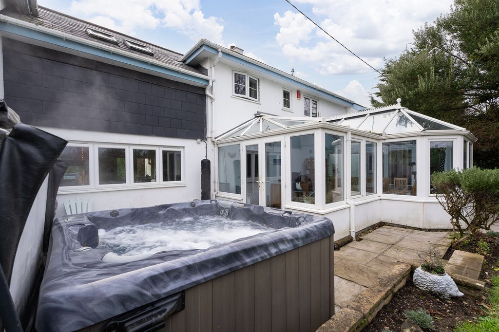 Property photo 2 of 48