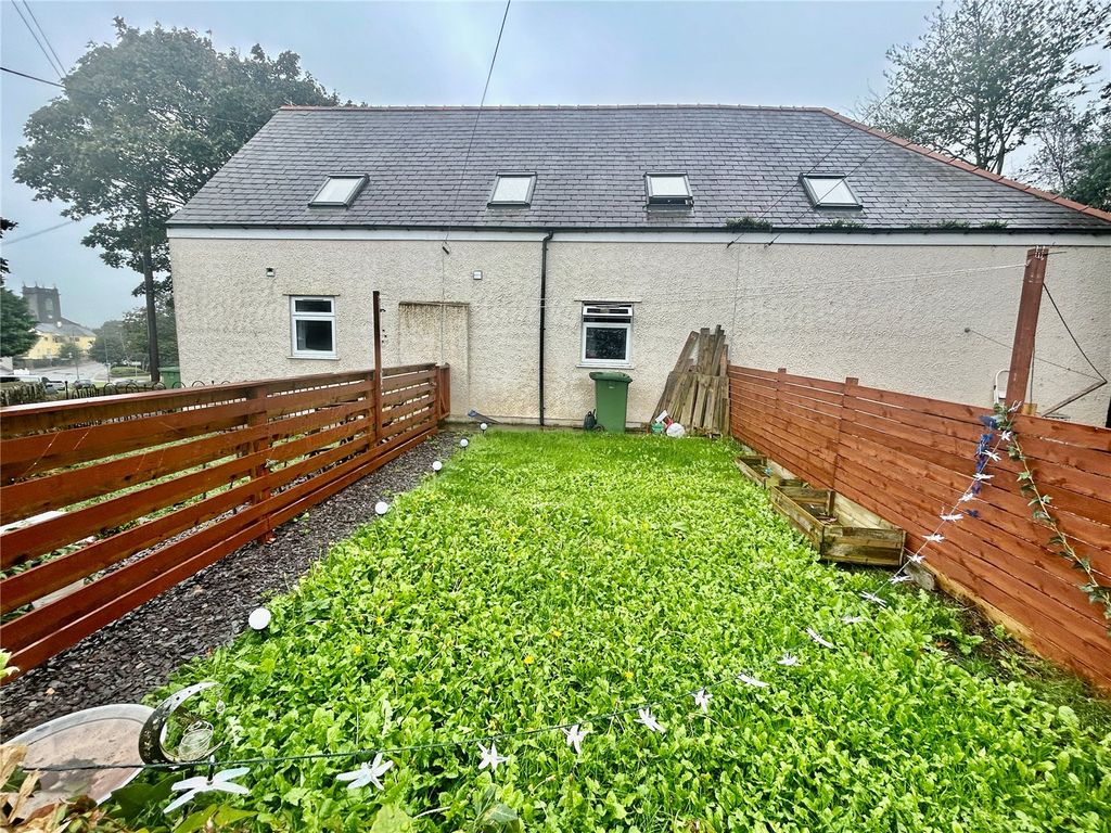 Property photo 2 of 9 Picture No. 11