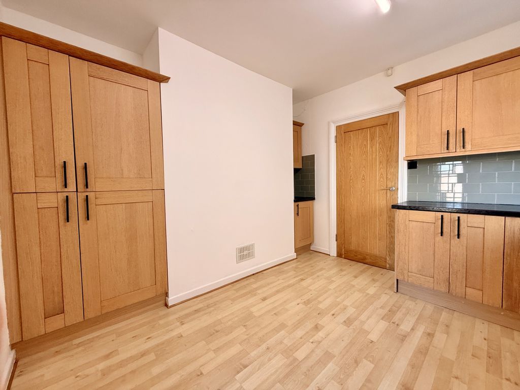 Property photo 3 of 15 Photo 2