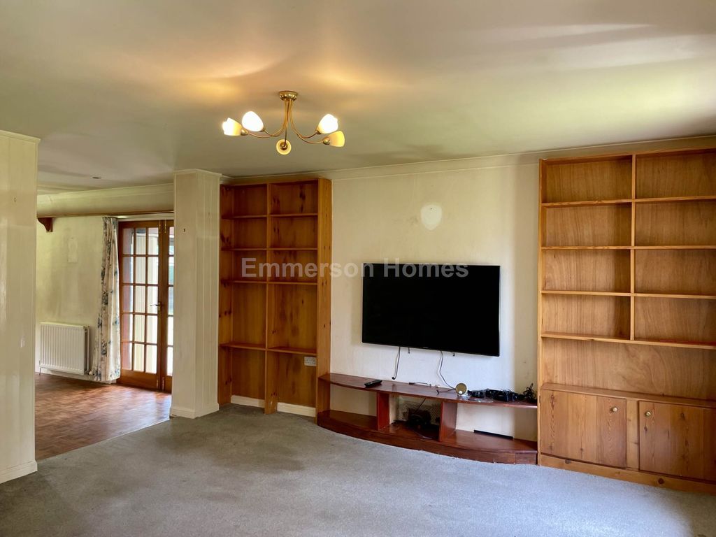 Property photo 2 of 24