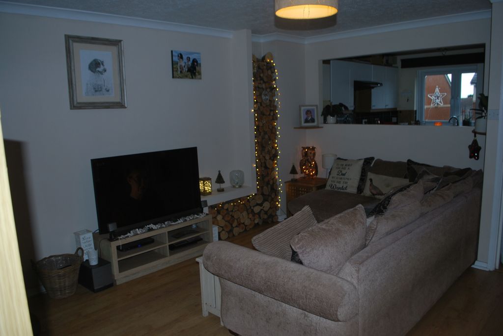Property photo 2 of 8