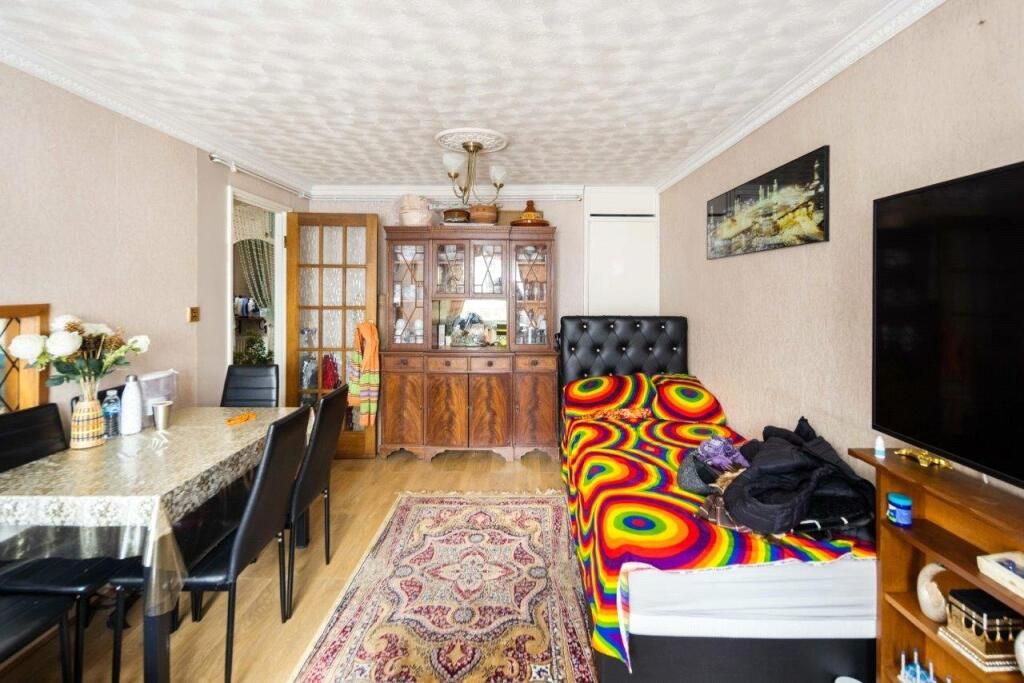 Property photo 3 of 12 95869_Sho240261_Img_07_0000