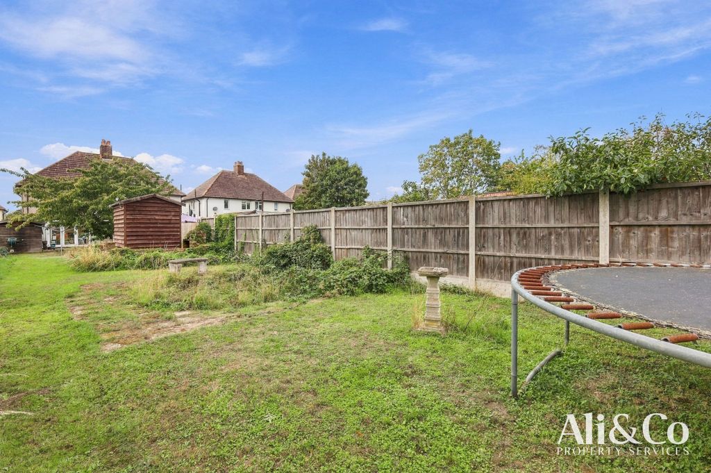 Property photo 2 of 26