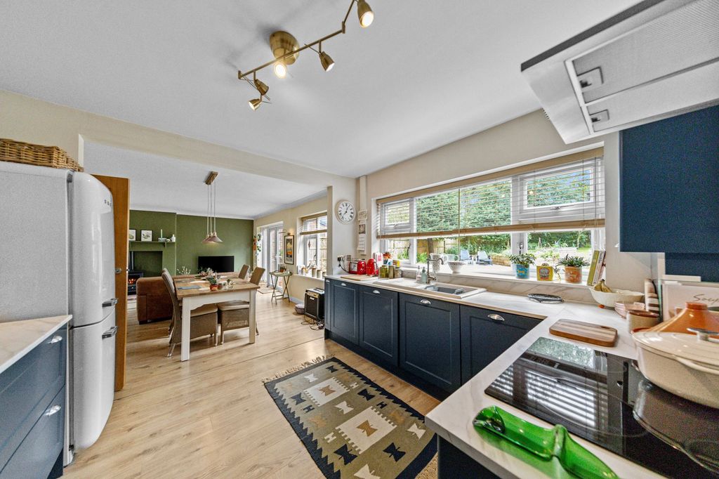 Property photo 3 of 23