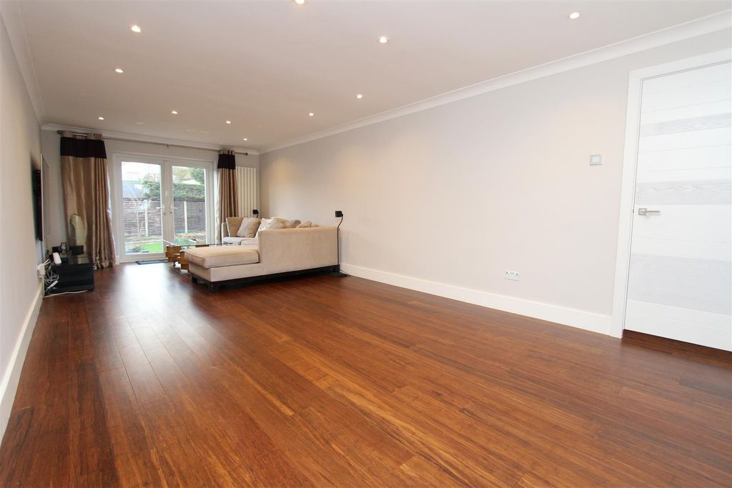 Property photo 2 of 22