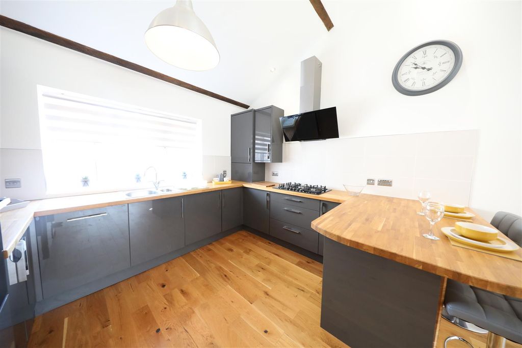 Property photo 3 of 14 0A4A0582.Jpg