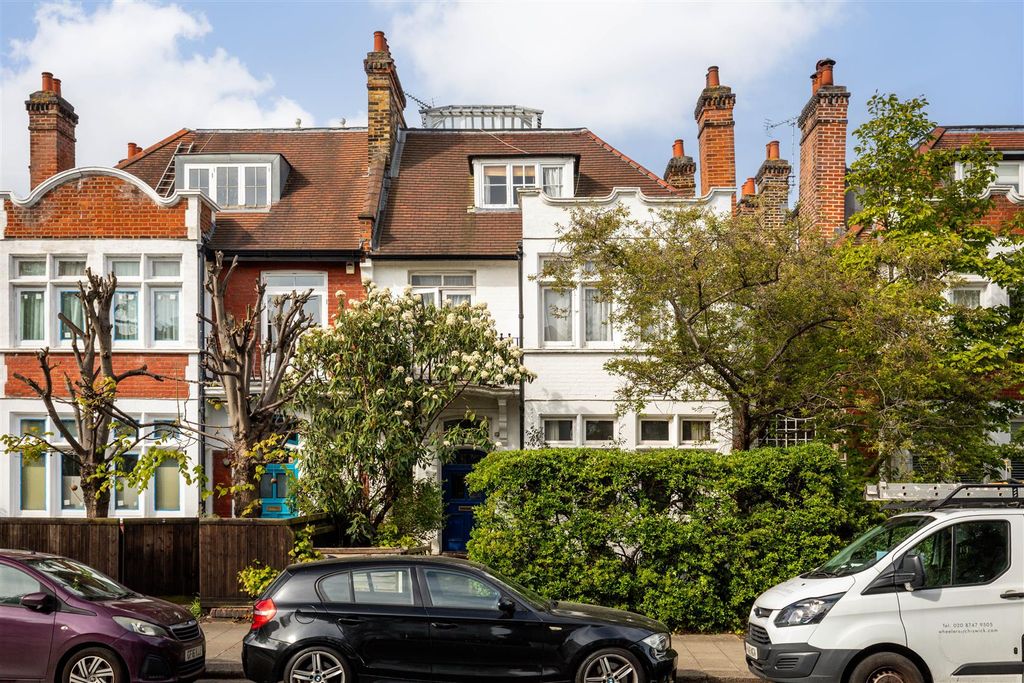 Property photo 1 of 9 Emlyn Road-9.Jpg