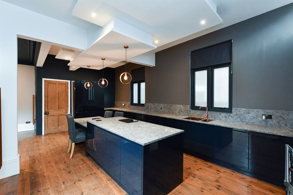 Additional image 5 of 5 bed semi-detached house to rentHamilton Drive NG7