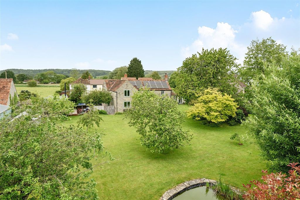 Property photo 1 of 27 1465678-1-6A0Dfaf56A92B.Jpg