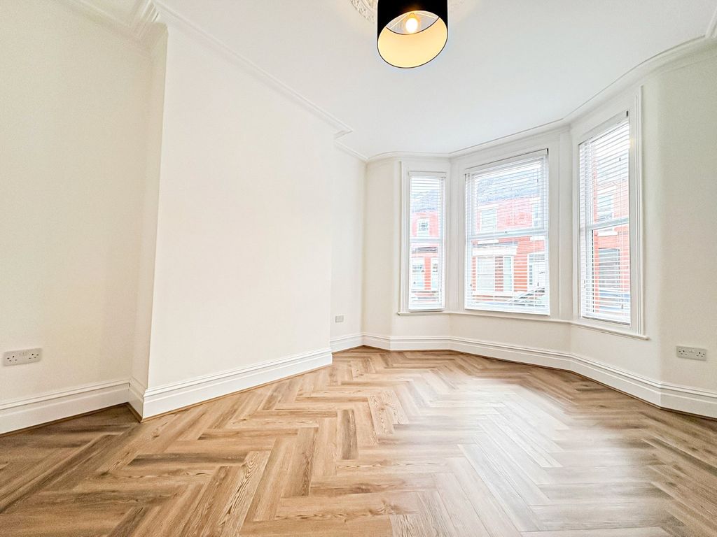 Property photo 3 of 14 Picture No. 08