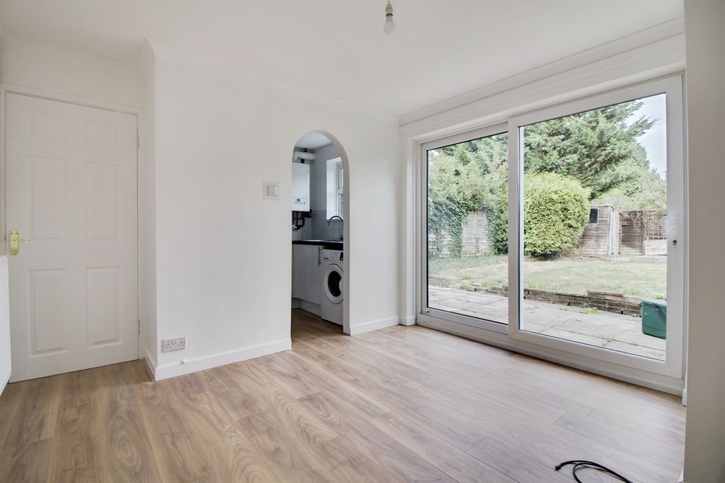 Property photo 2 of 28