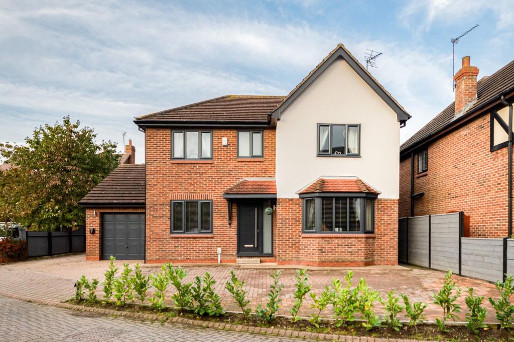 Property photo 1 of 18 11 Warton Drive21.Jpg