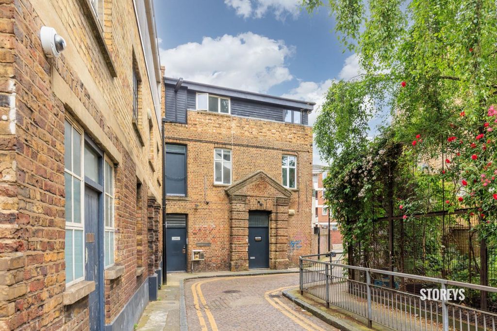 Property photo 3 of 26