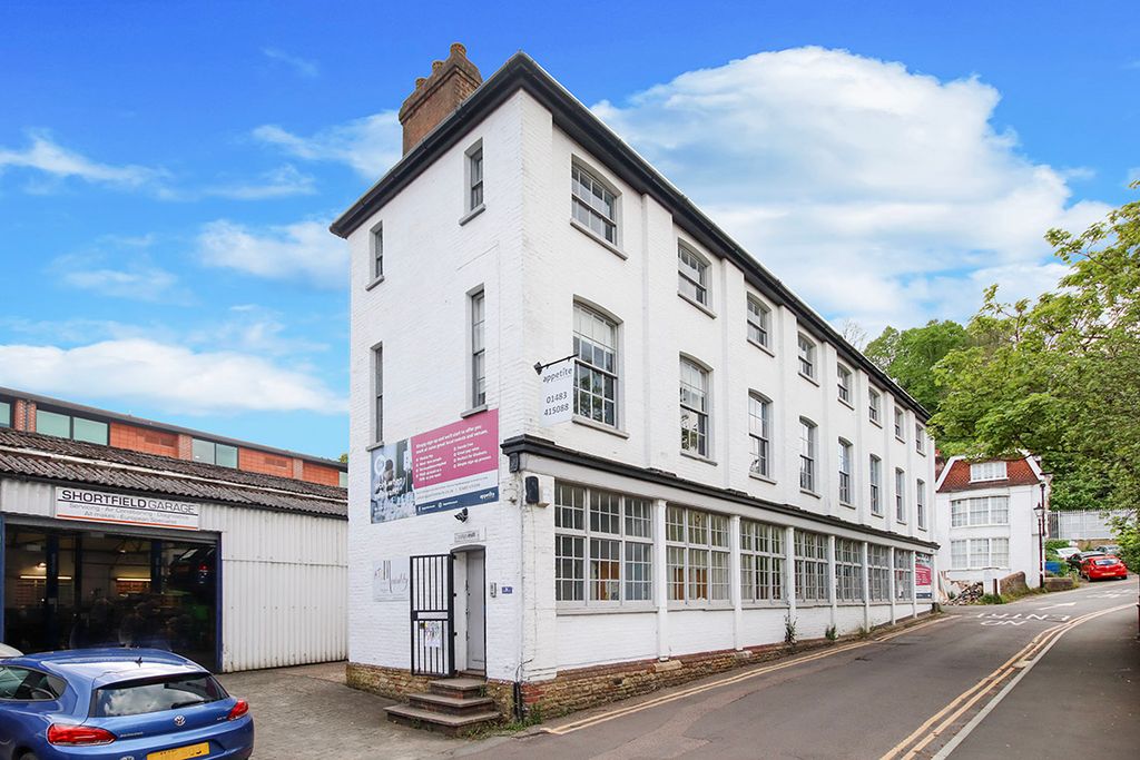 Property photo 1 of 8