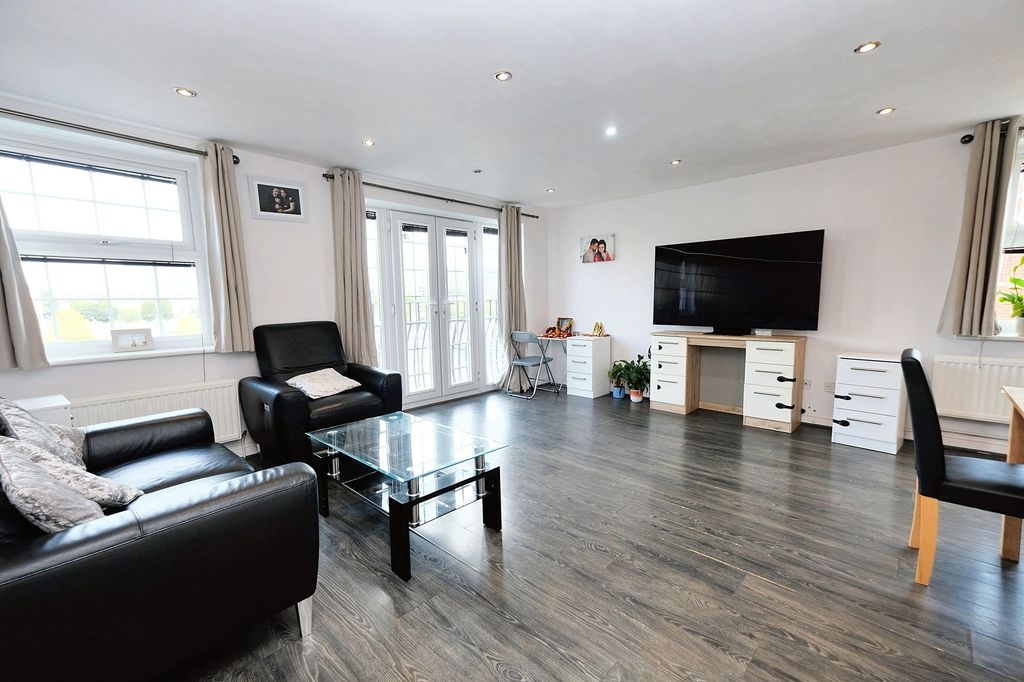 Property photo 2 of 15