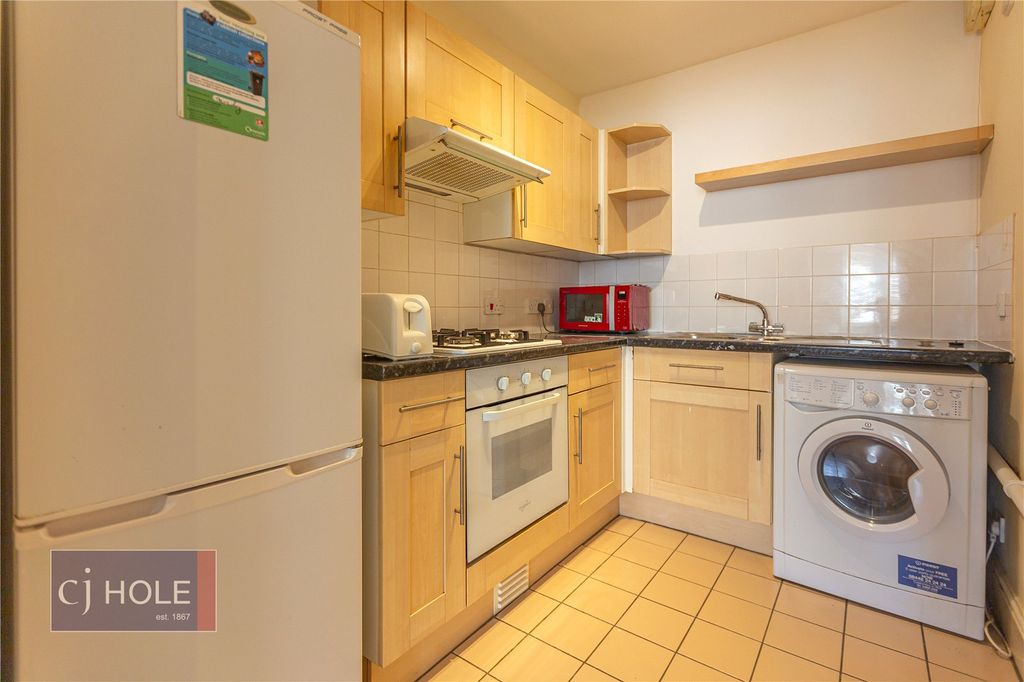 Property photo 2 of 12 Picture No. 18