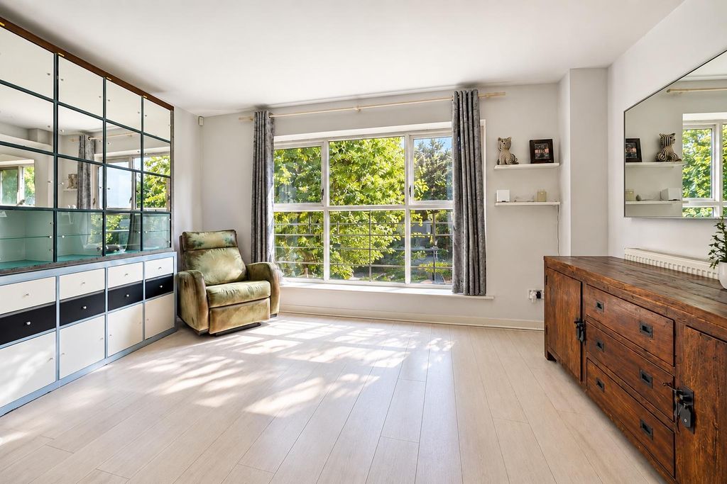Property photo 2 of 10 6097141