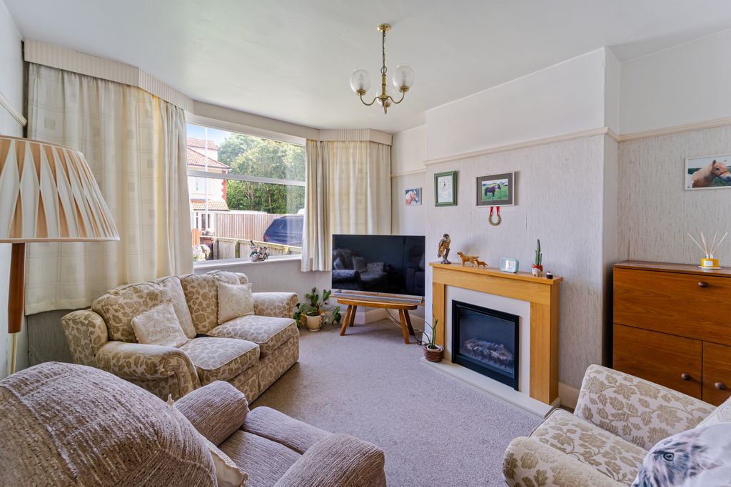 Property photo 3 of 18 Gallery