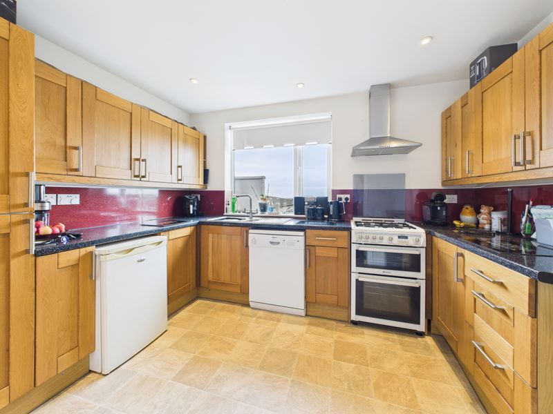 Property photo 2 of 10 Kitchen