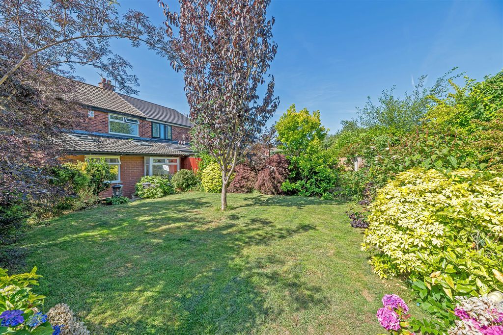 Property photo 2 of 20 Garden