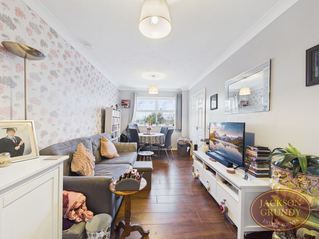 Property photo 2 of 8 Photo 13