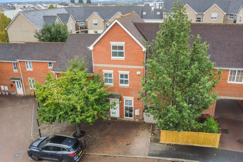 Property photo 1 of 32 Pt-Ja-6Knevettclose-1