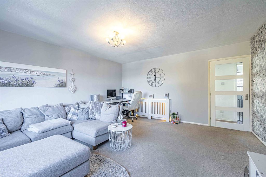 Property photo 3 of 12 Picture No. 30