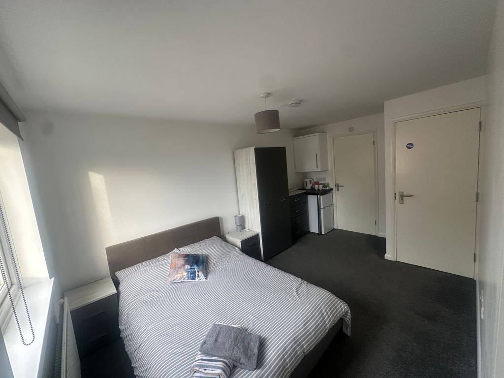 Property photo 1 of 4