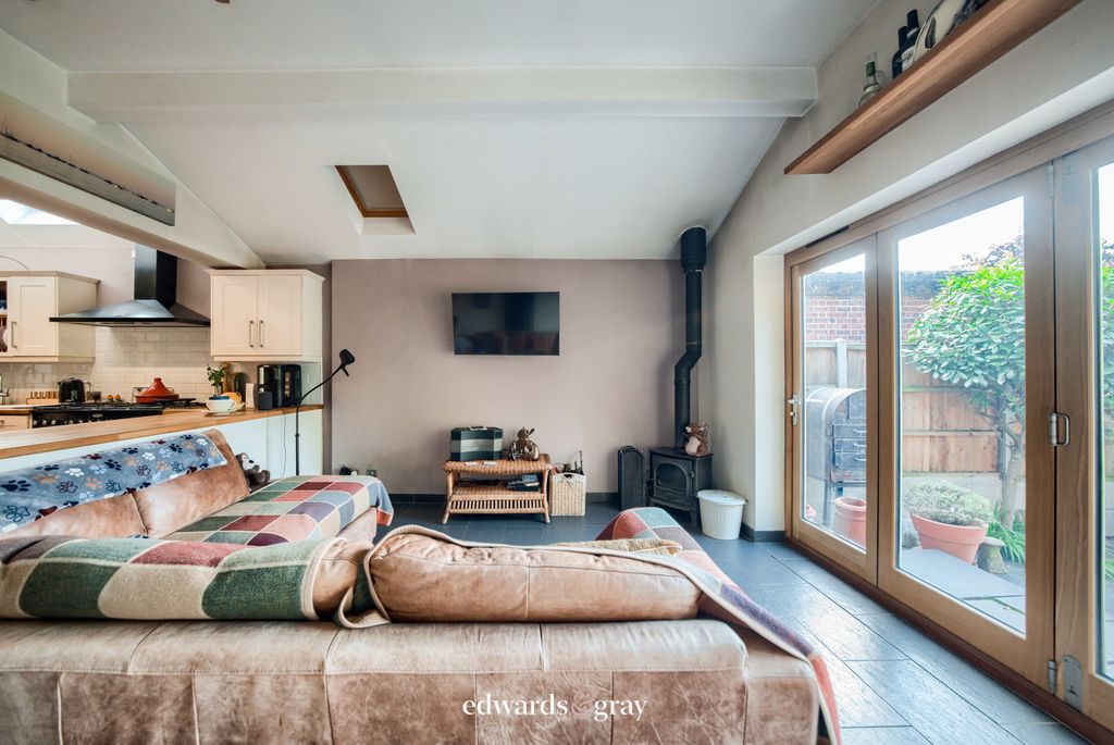 Property photo 3 of 33