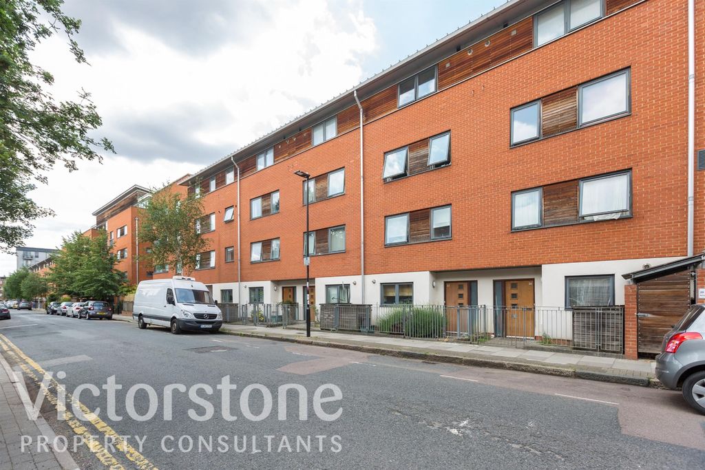 Property photo 1 of 10 3977231