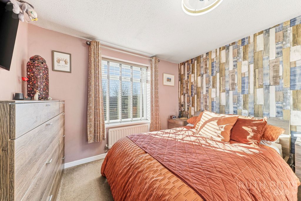 Additional image 13 of 4 bed detached house for saleGreenbank Close, Castleford WF10