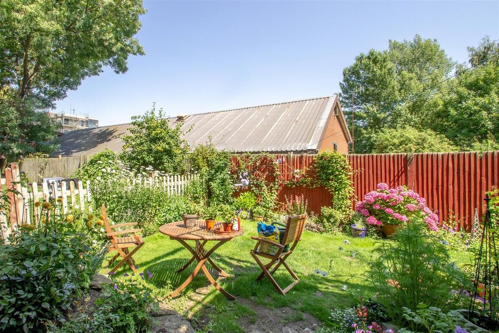 Property photo 3 of 12 Img_7763-Hdr.Jpg