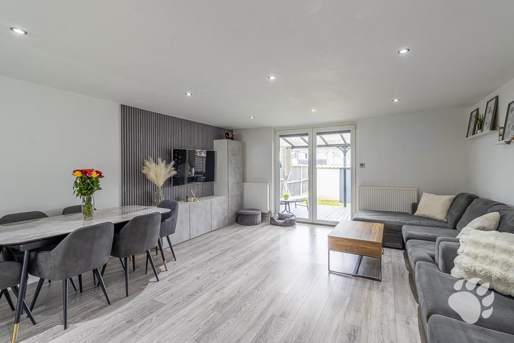 Property photo 2 of 23 Lounge/Diner