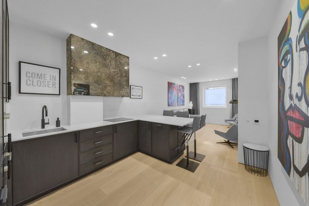 Property photo 2 of 14 West One House