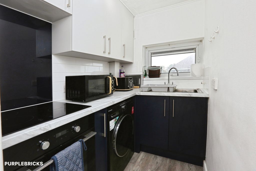 Property photo 2 of 25