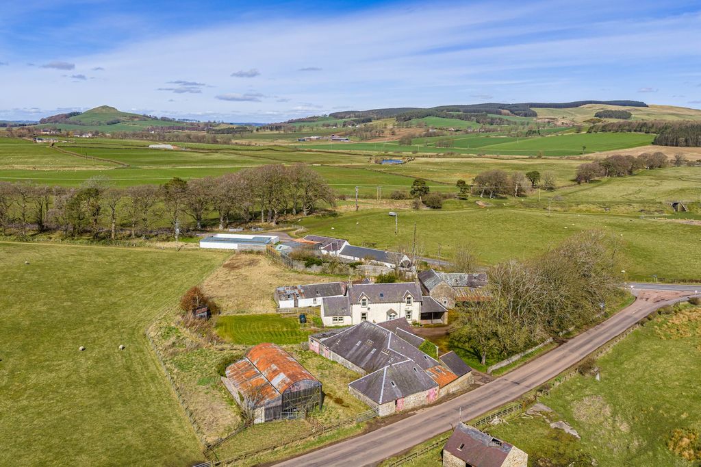 Property photo 2 of 41