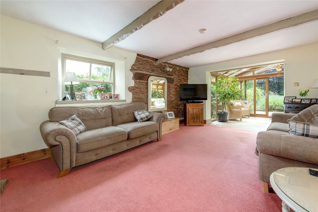 Property photo 2 of 22 Picture No. 03